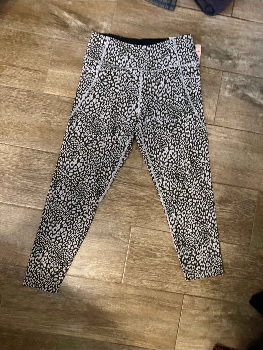 Victoria's Secret Leopard Print  capris Black & green
